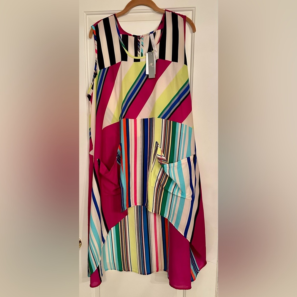 NWT - Melissa McCarthy Multicolor Geometric Long Top